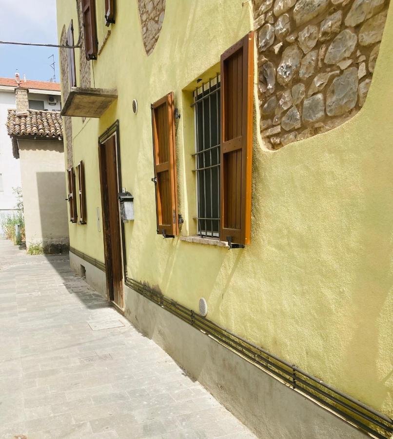 شقة Residenza Borgo 9 كولّيكْيو المظهر الخارجي الصورة